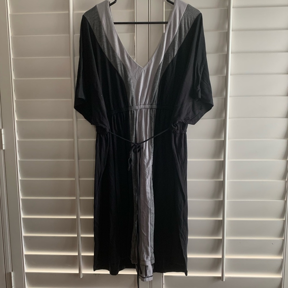 V neck dress